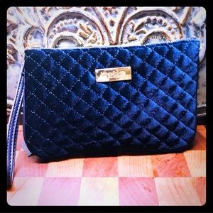 NWT BEBE BLUE VELVET CLUTCH perfect for phone 📱!